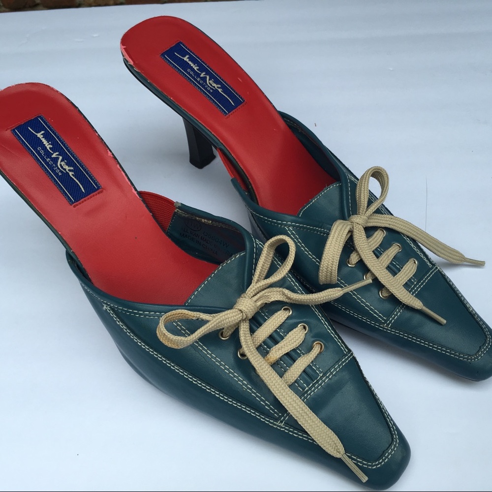 Jamie Nicole Collection 💙HOLD💙 clog with lace up, kitten heel size 11W
